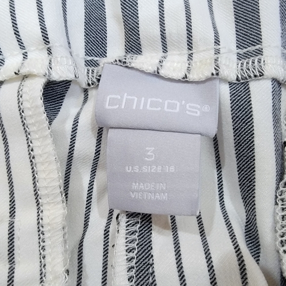 CHICOS SHORTS Stretch Bermuda - Picture 3 of 3